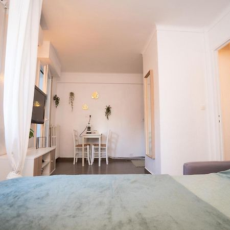 Ferienwohnung Location Studio Avec Loggia Antibes Exterior foto